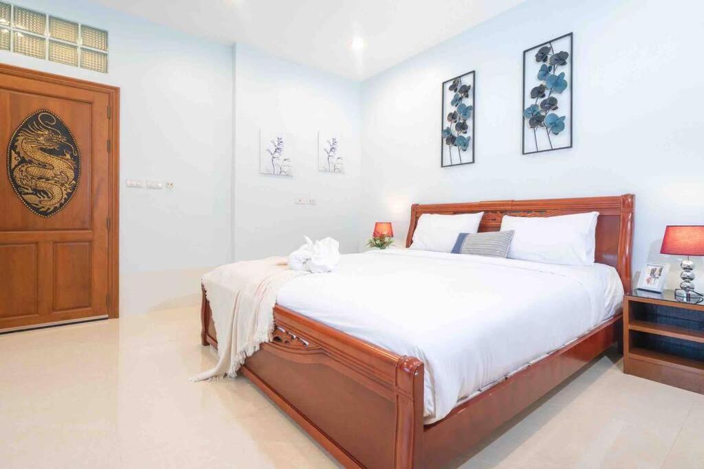 Ferienhaus Spacious 4 Bedroom Vacation Rooftop Views *
