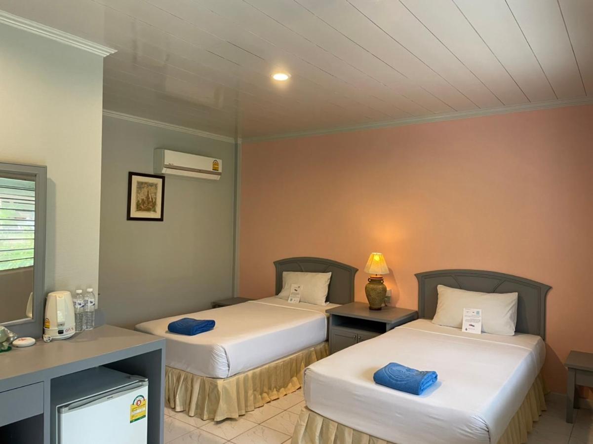 Phuket Golden - Sha Extra Inn 2*