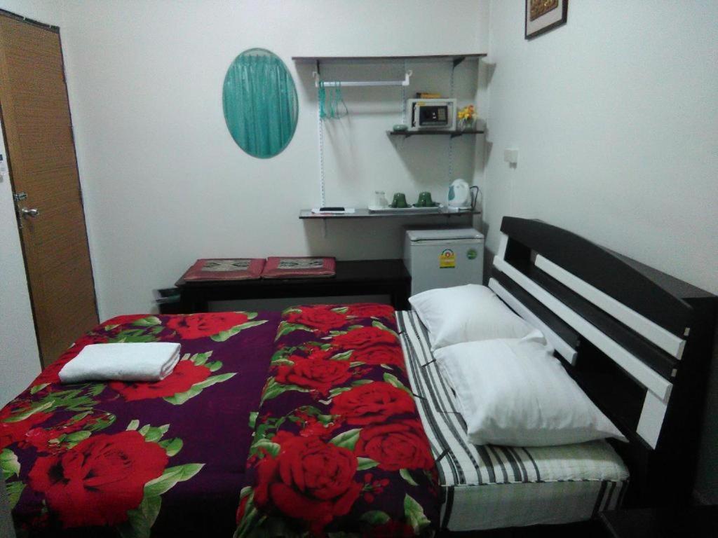 Hotel Nb House *