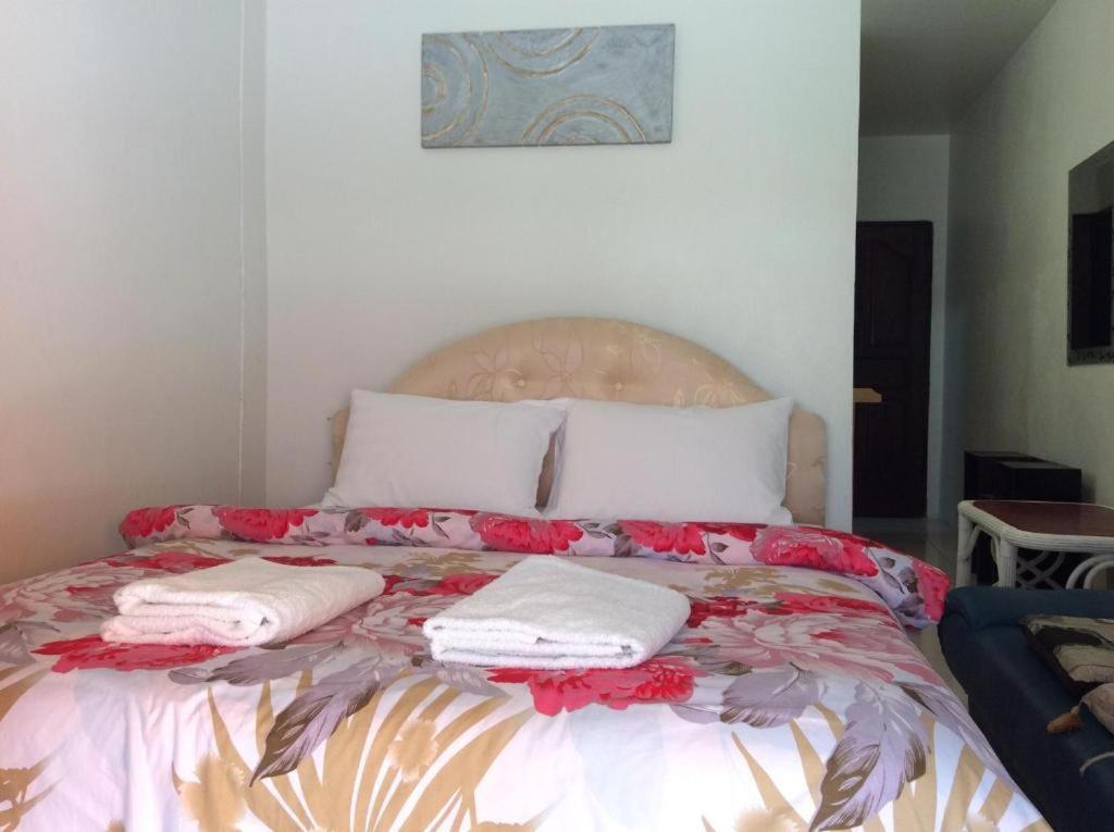 Nb House Hotel *