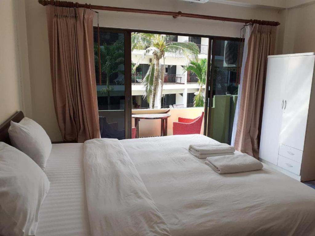 Hotel Nb House