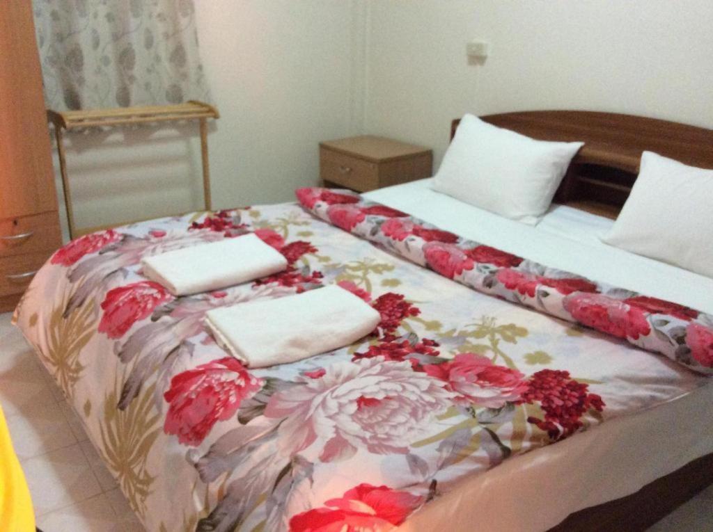 Nb House Hotel *
