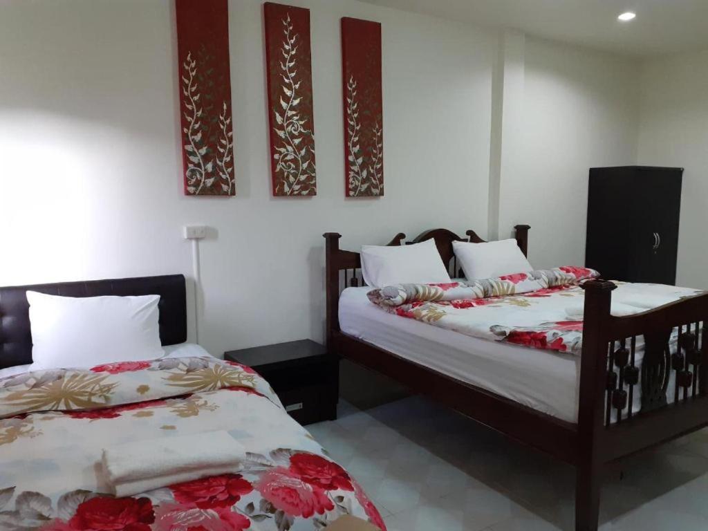 Nb House Hotel *