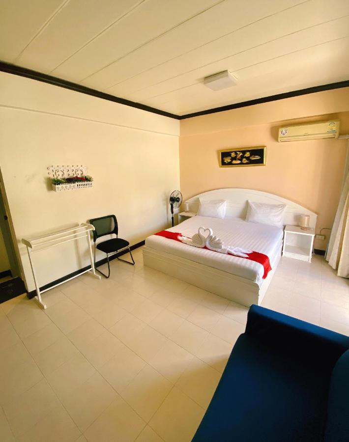 Hotel Holidays House Karon