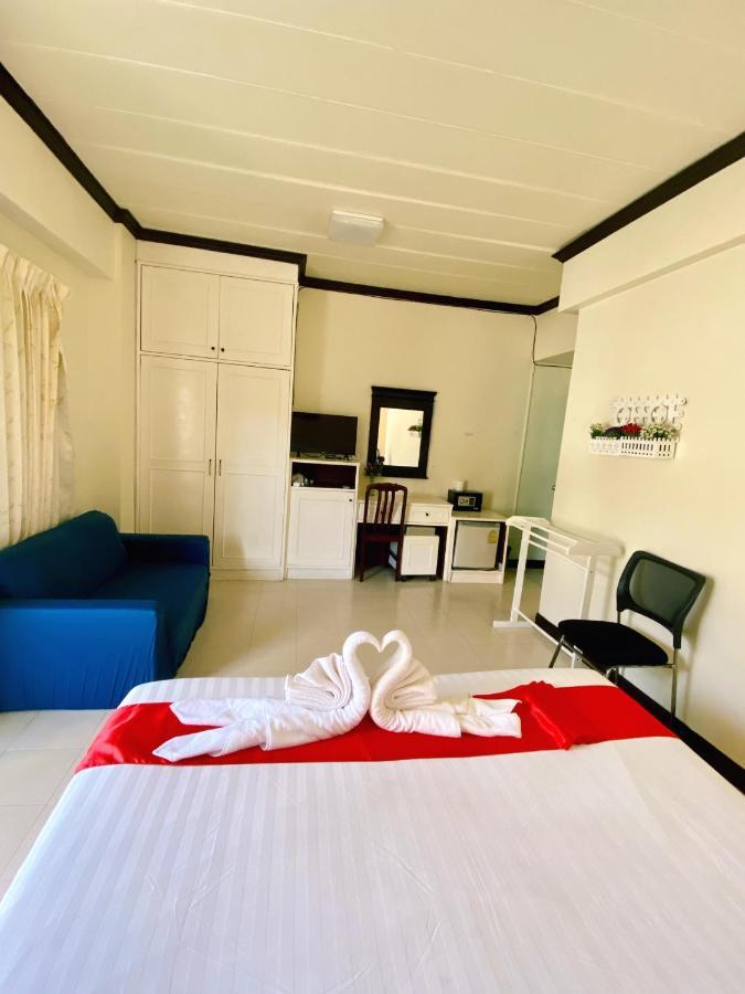 Holidays House Hotel 2*