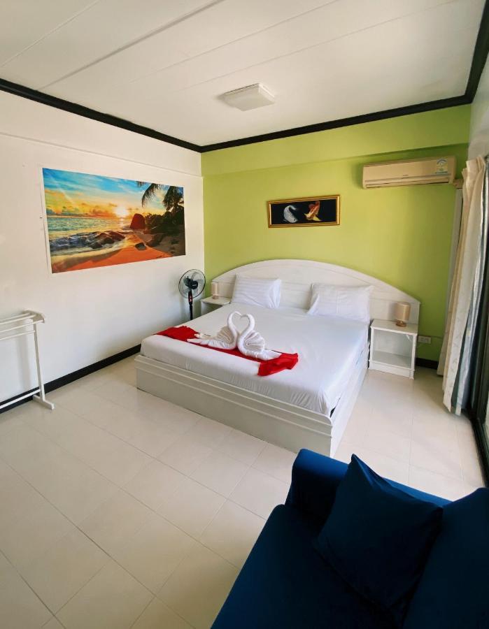 Holidays House Hotel 2*