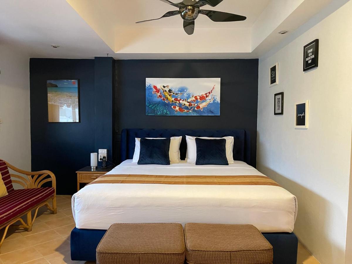 Summer Breeze Hotel
