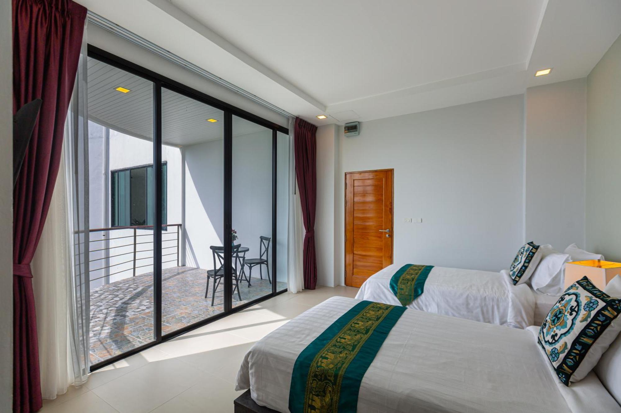 Rossarin Sea View Hotel