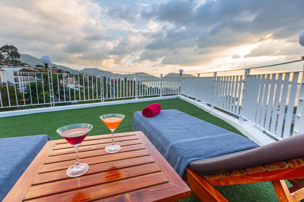 Rossarin Sea View Hotel