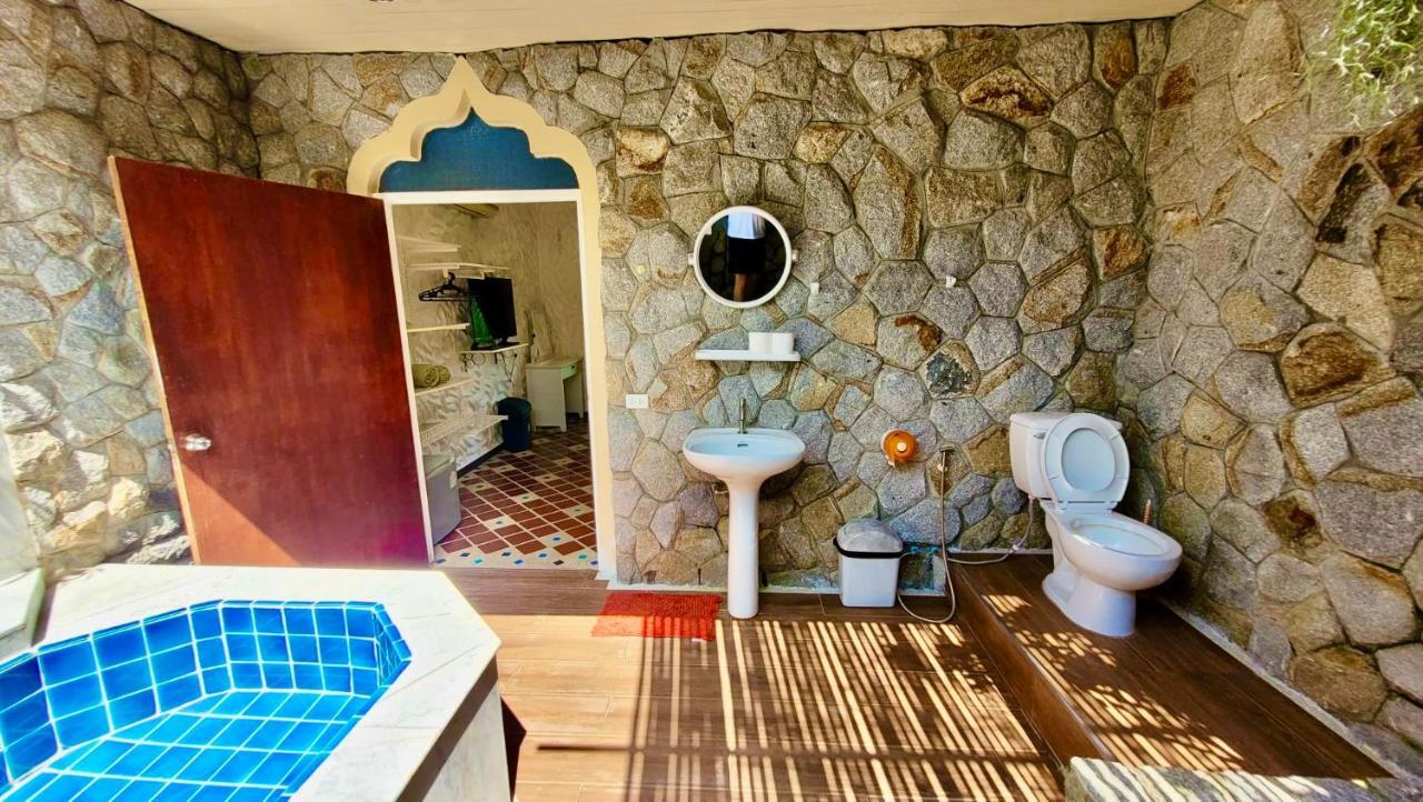 Sunshine And Diving School Guest house