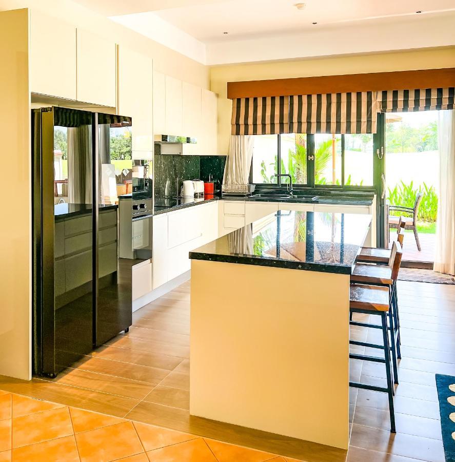 Villa 3-4br Laguna Phuket Golf Course With Pool & Jacuzzi *