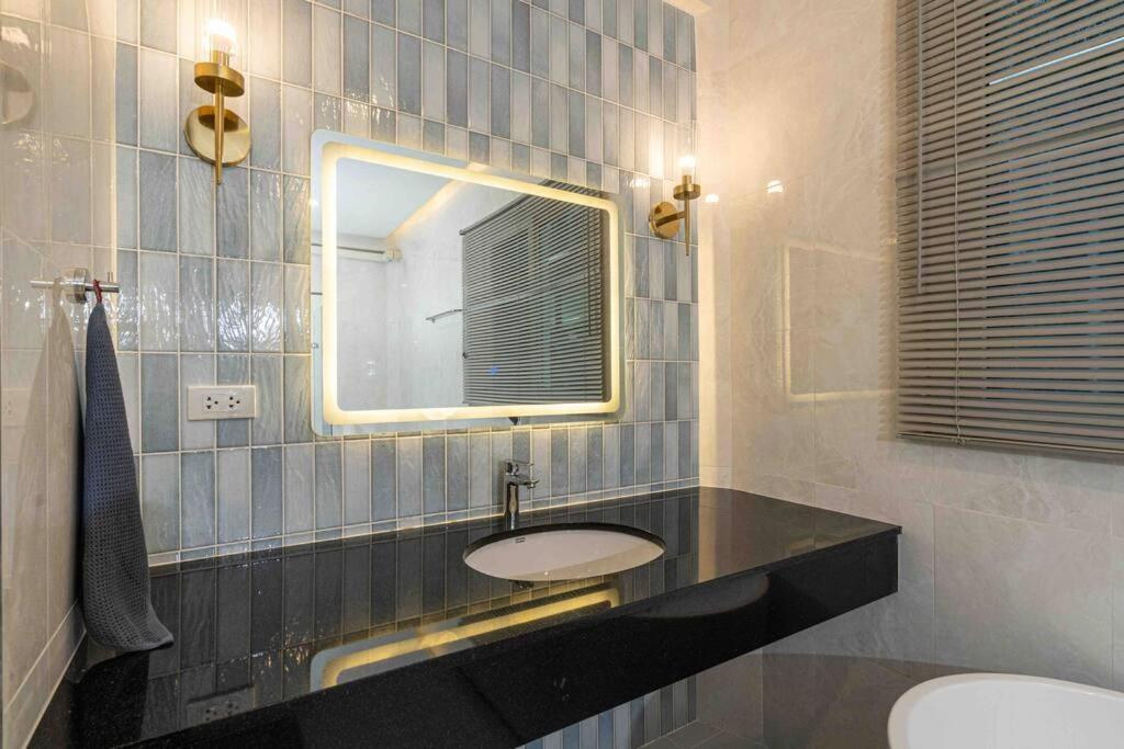 Private 4br Model Center Patong