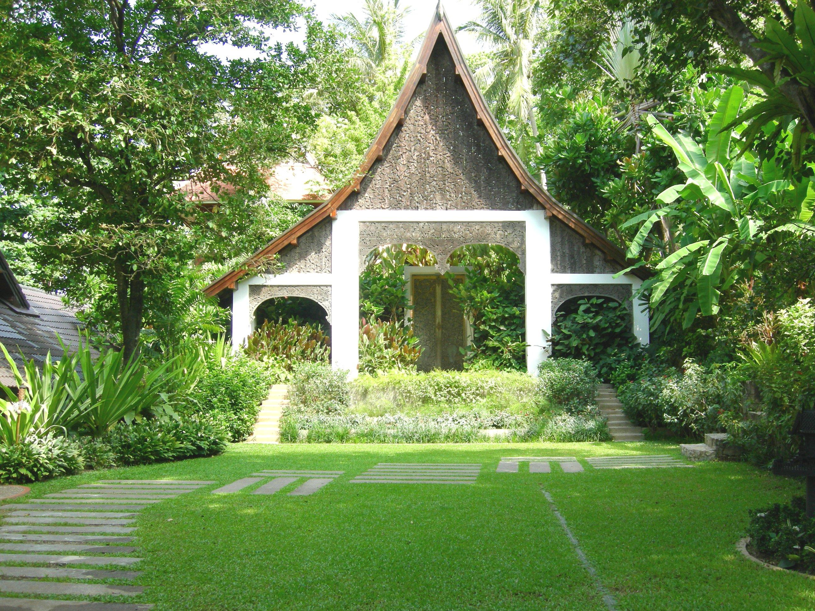 Mom Tri's Royale - Sha Plus Resort