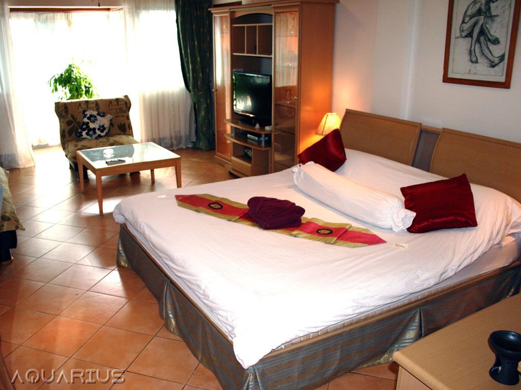 Aquarius Gay & Sauna Hotel 3*