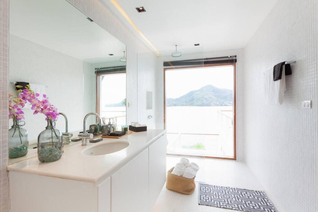Nevaeh - Ocean Front Private Kamala Villa