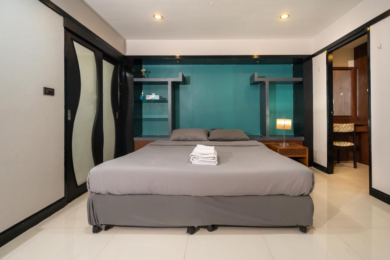 Hostel Black Pantera Patong