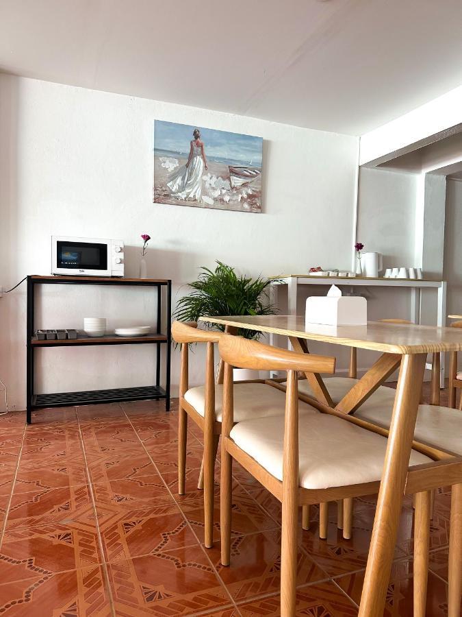 Hotel Montana & Phuket
