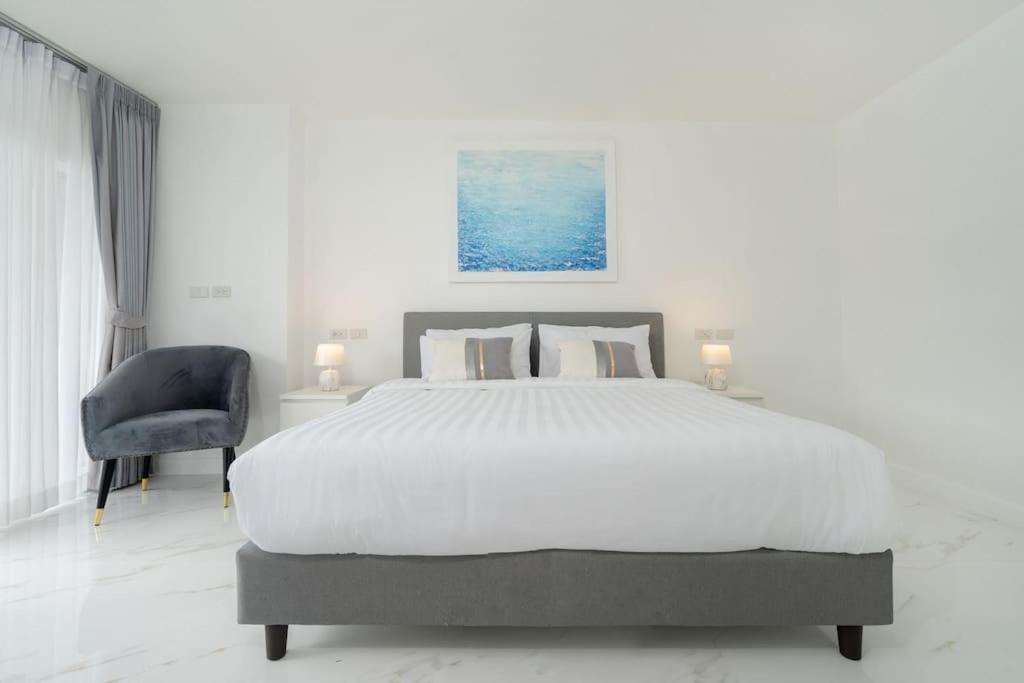 Tower 1-bedroom , 200 Meters From The Apartment *