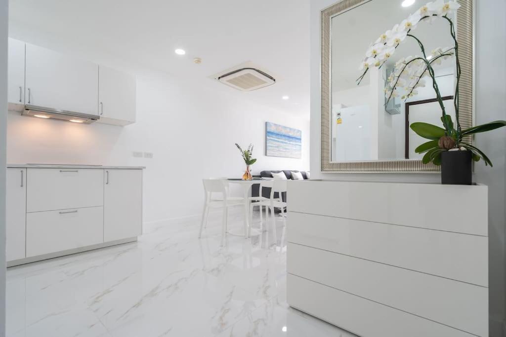 Apartment Tower 1-bedroom , 200 Meters From The