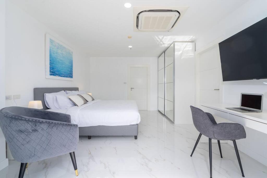 Apartment Tower 1-bedroom , 200 Meters From The *