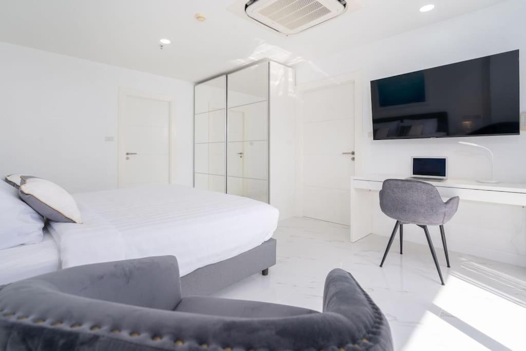 Tower 1-bedroom , 200 Meters From The *
