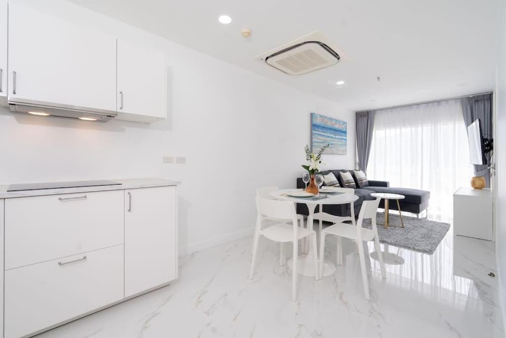 Tower 1-bedroom , 200 Meters From The Patong