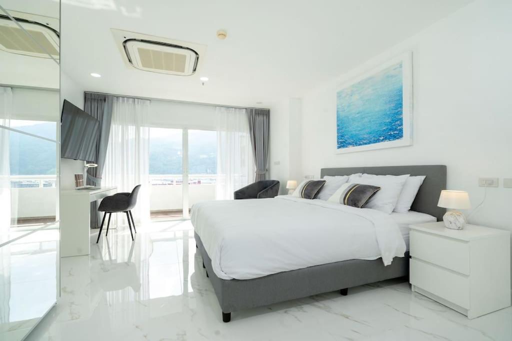 Apartment Tower 1-bedroom , 200 Meters From The Patong