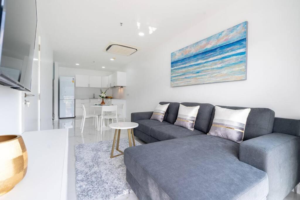 Tower 1-bedroom , 200 Meters From The Apartment
