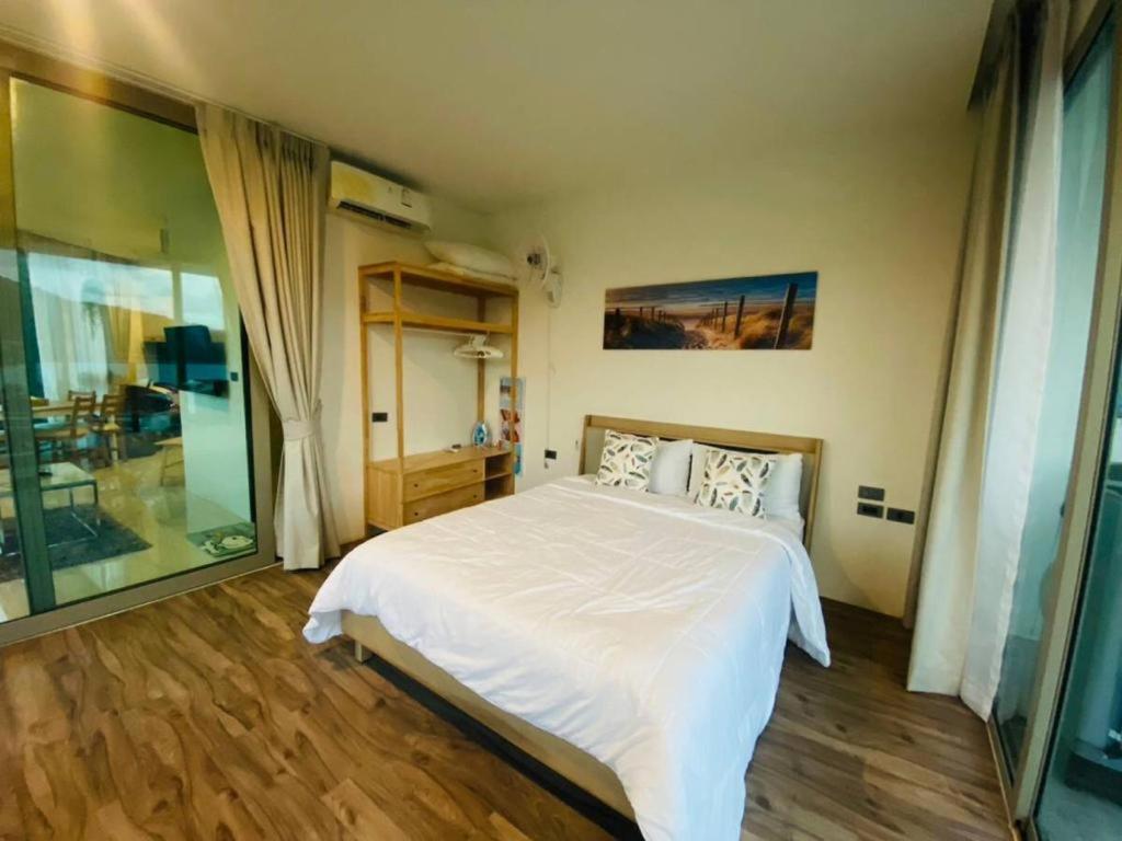 1br Seaview At Oceana C65, Kamala Apartment