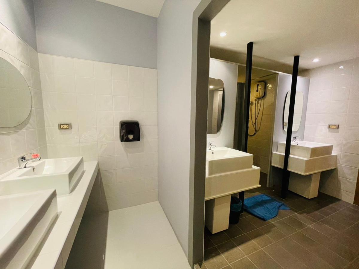 Rabbitel Hostel *