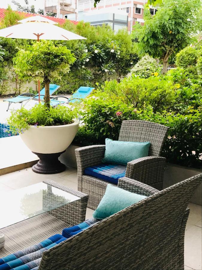 Guest House, Shared Pool, Private Bathroom And Kitchen Ferienhaus *