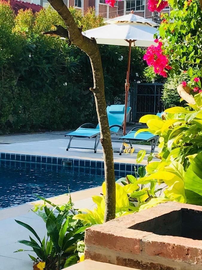 Ferienhaus Guest House, Shared Pool, Private Bathroom And Kitchen
