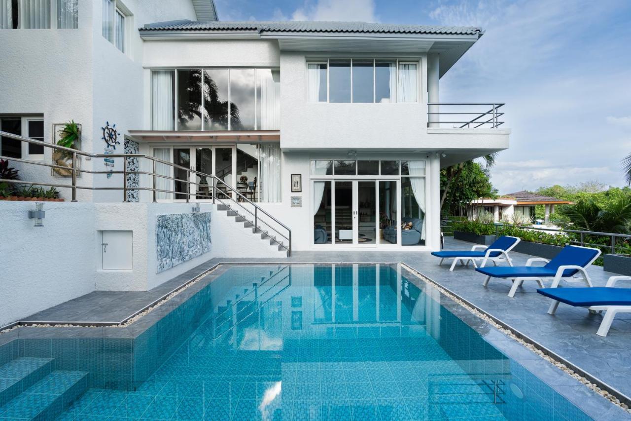 Seaview Luxury Pool *