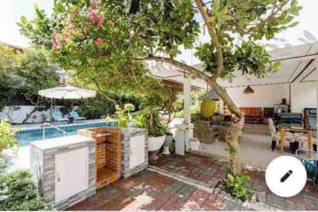 Holiday home Summer House,shared Pool, Private Bathroom And Kitchen *