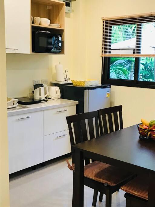 Summer House,shared Pool, Private Bathroom And Kitchen *
