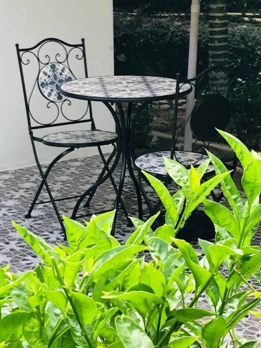 Summer House,shared Pool, Private Bathroom And Kitchen Phuket
