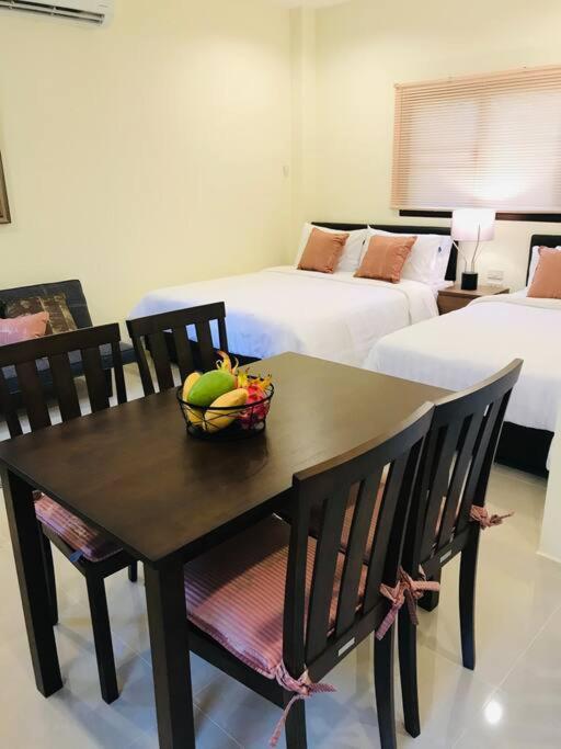 Holiday home Summer House,shared Pool, Private Bathroom And Kitchen *