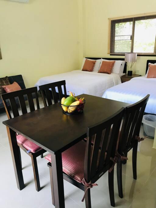 Summer House,shared Pool, Private Bathroom And Kitchen