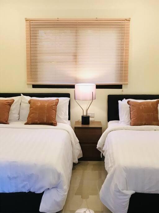 Summer House,shared Pool, Private Bathroom And Kitchen Phuket