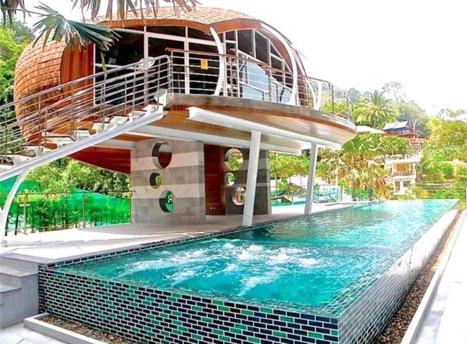 Exceptionnel Et Rare Emerald Terrace