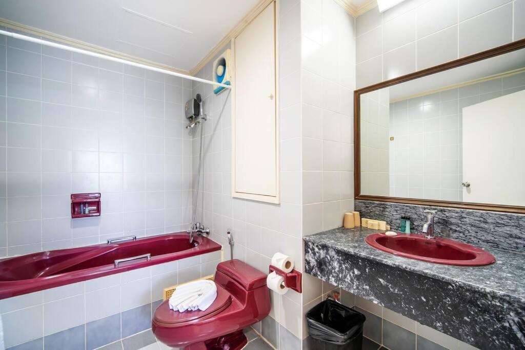Tower Superior Seaview 3br- 2302 Apartment Patong