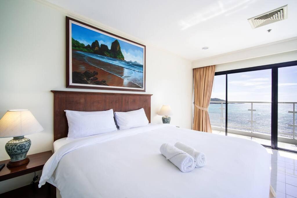 Apartment Tower Superior Seaview 3br- 2302