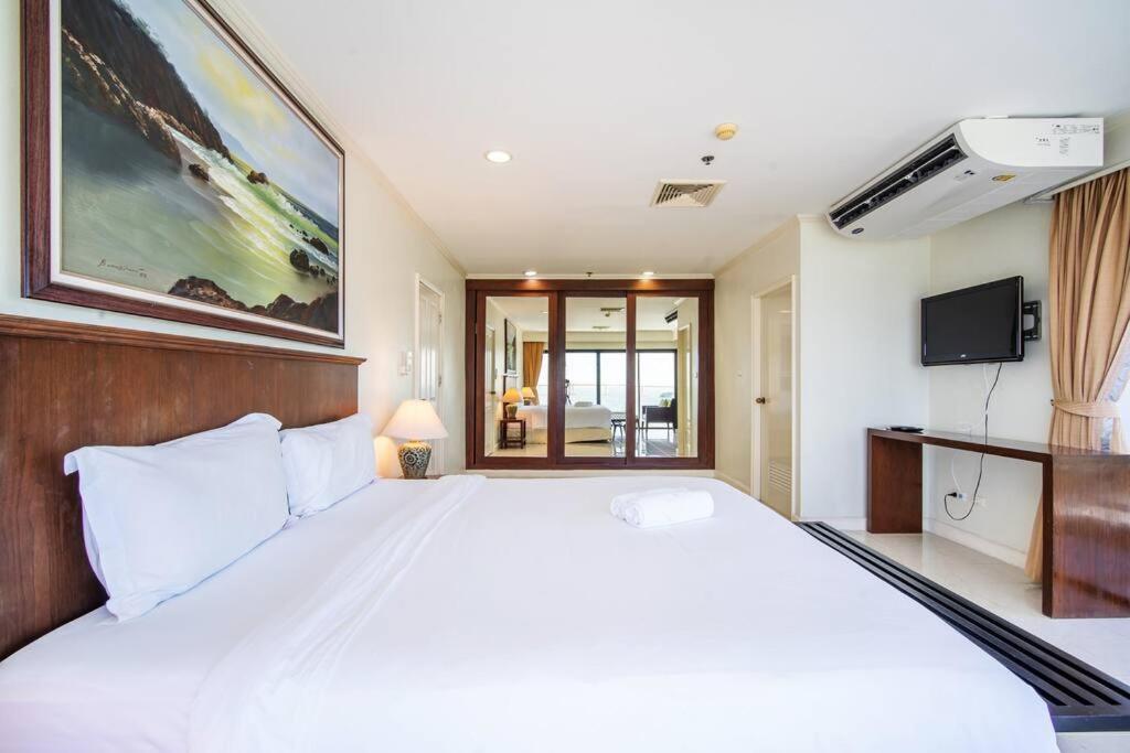 Tower Superior Seaview 3br- 2302 *