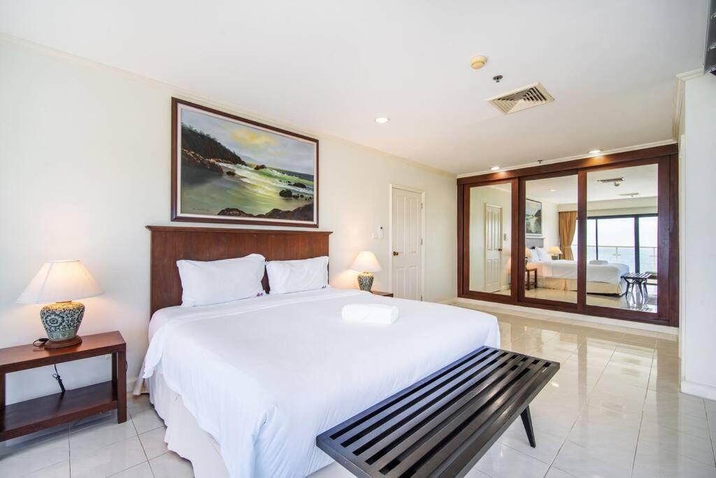 Tower Superior Seaview 3br- 2302