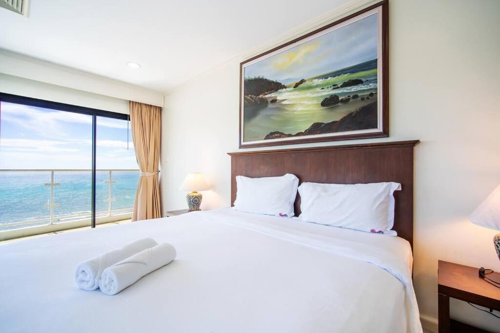 Tower Superior Seaview 3br- 2302 Apartment Patong
