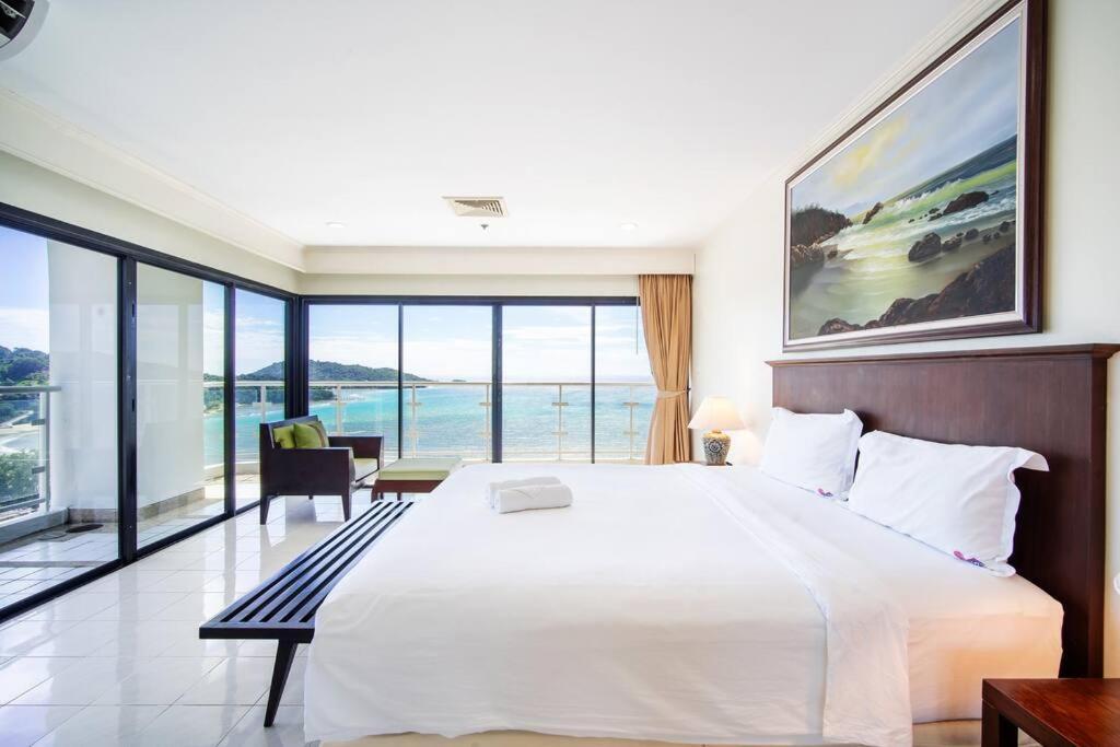 Apartment Tower Superior Seaview 3br- 2302