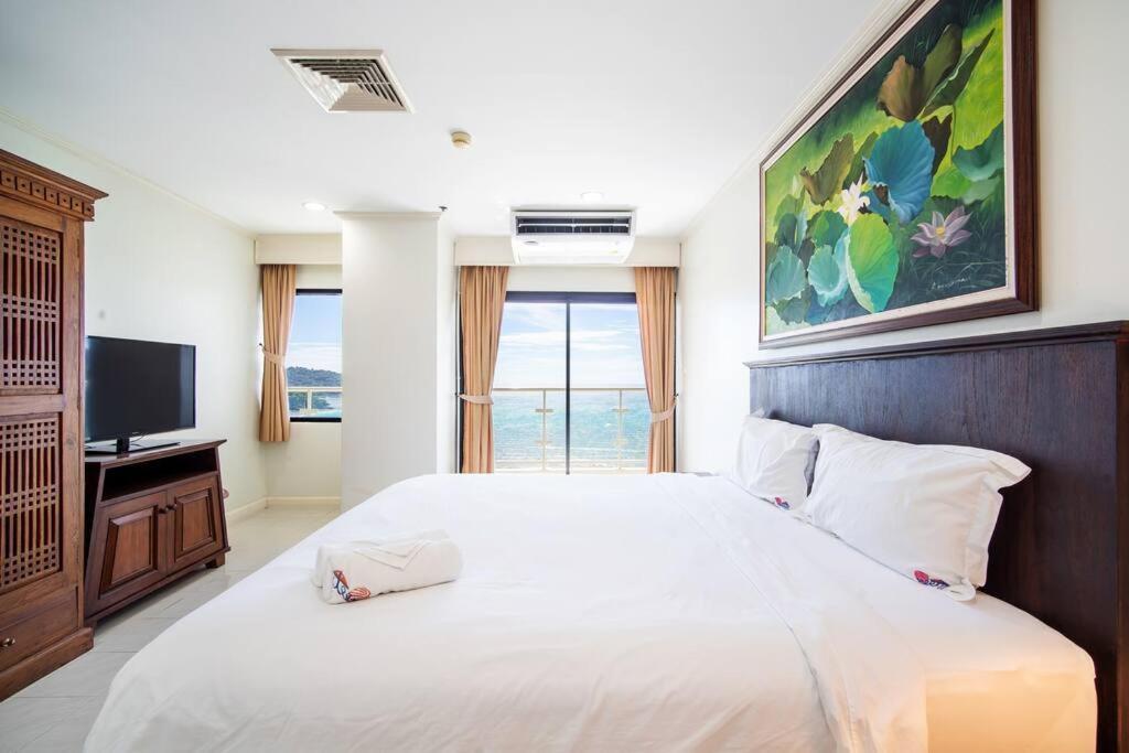 Apartment Tower Superior Seaview 3br- 2302 *