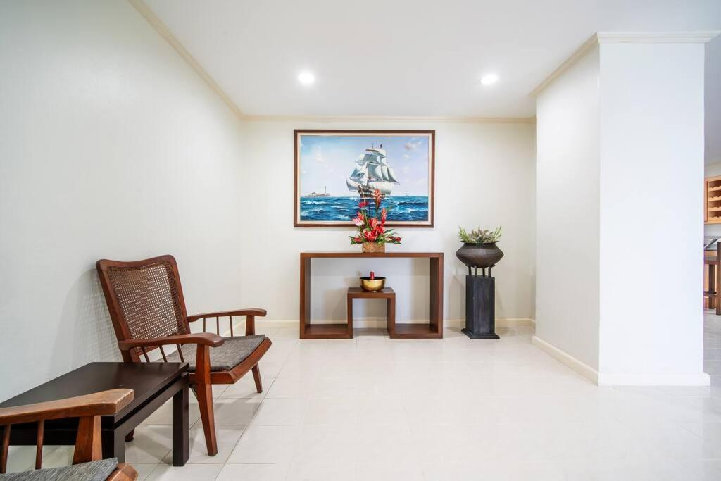 Tower Superior Seaview 3br- 2302 Patong