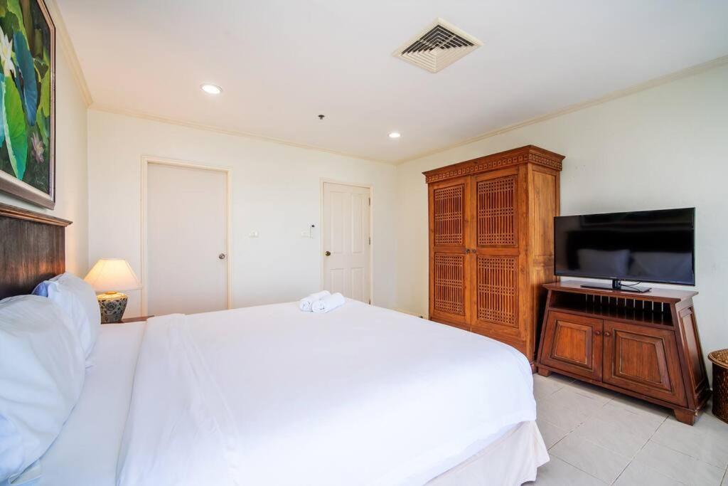 Apartment Tower Superior Seaview 3br- 2302 Patong