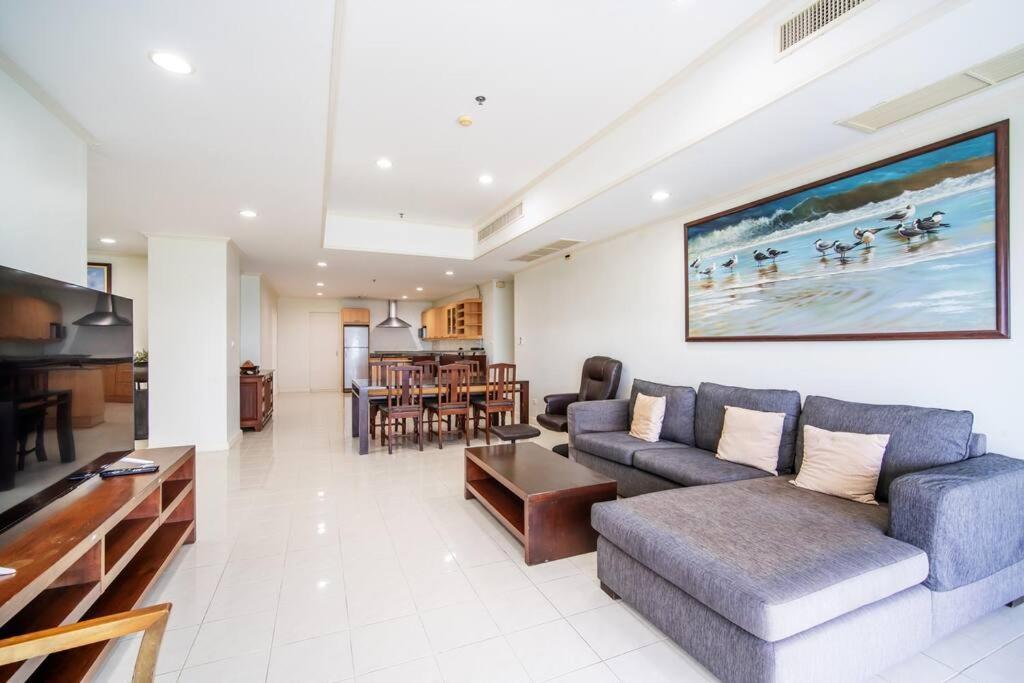 Tower Superior Seaview 3br- 2302 *